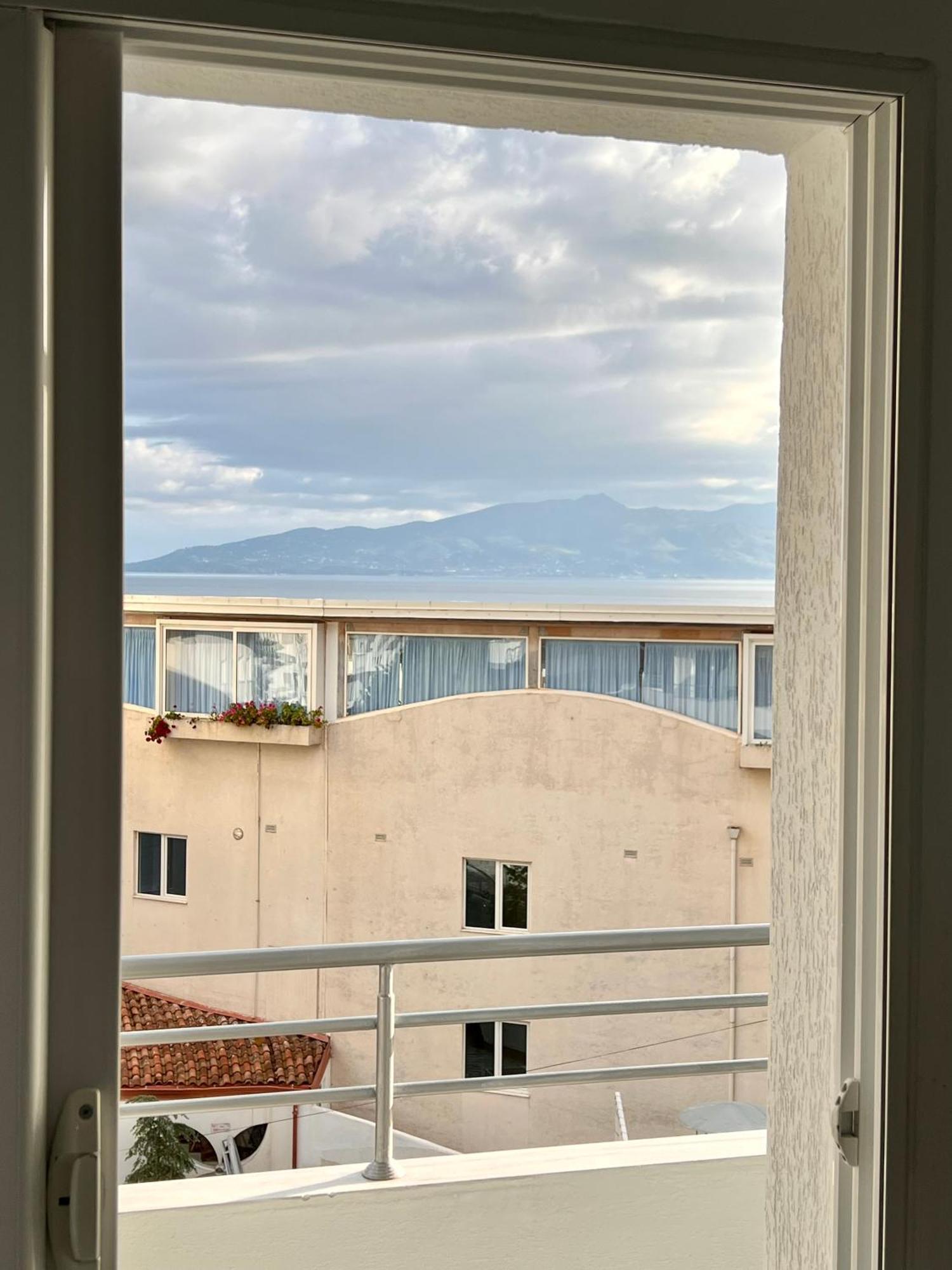 Gjoka Apartments, In Front Of Bougainville Bay Sarandë Habitación foto