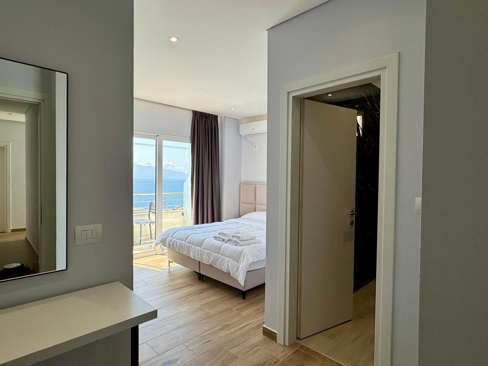 Gjoka Apartments, In Front Of Bougainville Bay Sarandë Exterior foto